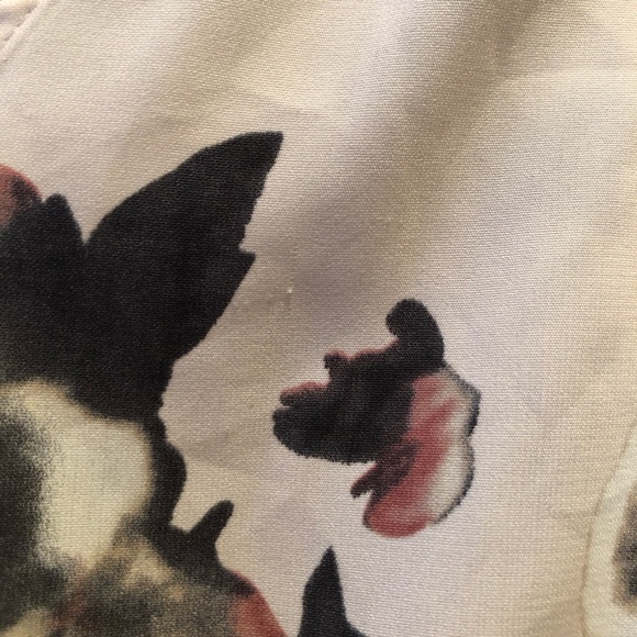 Floral Romper - Picture 7 of 7